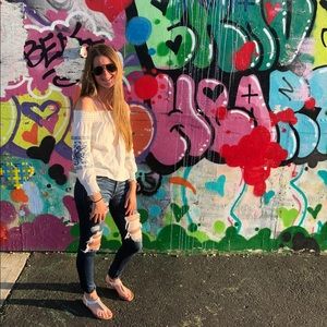 Strapless top with flowery sleeves size small